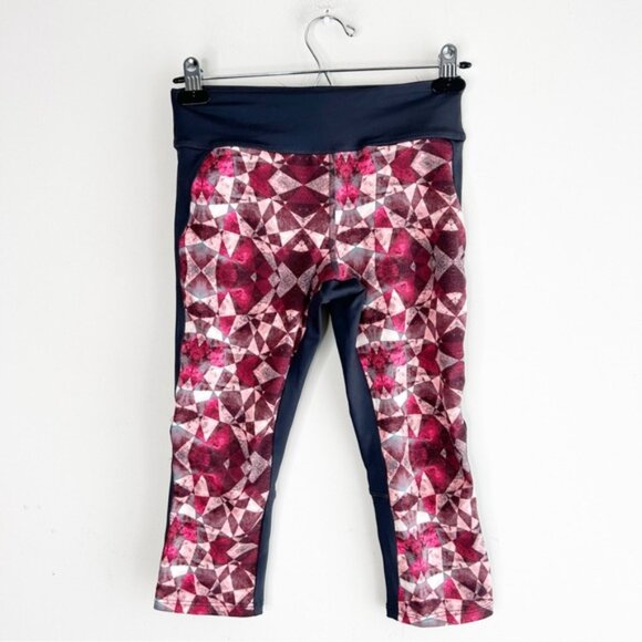 Forever 21 Women's Capri Leggings Cropped Activewear Gym Athletics Size Small - Picture 3 of 9